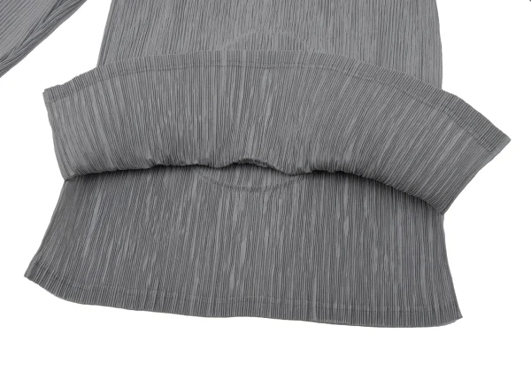 ISSEY MIYAKE Circle Embossed Neck Design Pleated T Shirt K-170252_010