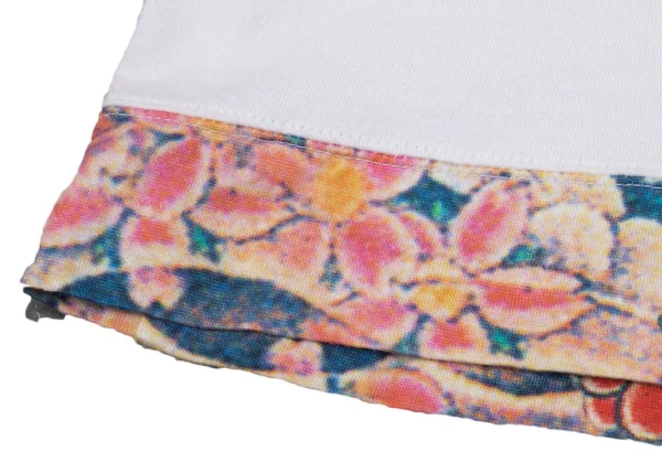 COMME des GARCON Floral Printed Hem Stripe T Shirt K-170364_012