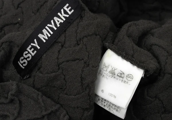 ISSEY MIYAKE Wool Geometric Tuck Turtle Neck Top K-170948_015