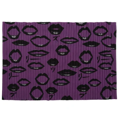 PLEATS PLEASE Lip Print Snood