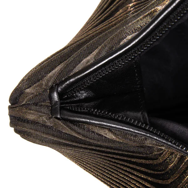 ISSEY MIYAKE 3D Steam Stretch Pleats Triangle Pouch K-171307_008