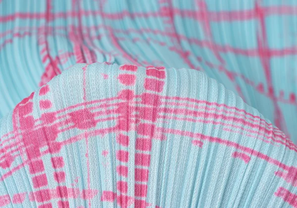 PLEATS PLEASE Patterned T Shirt K-171346_012