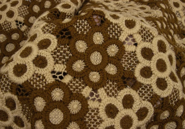 COMME des GARCONS Floral Embroidery Lace Wrap Design Sleeveless Knit Jacket K-171538_010