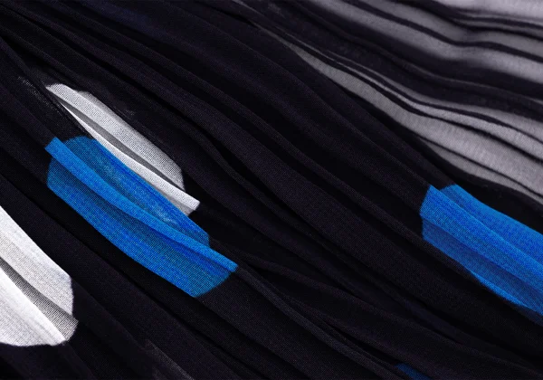 PLEATS PLEASE Geometric Dot Print Pleated Stole K-171629_006
