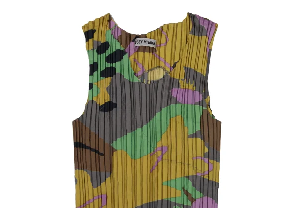 イッセイミヤケISSEY MIYAKE グラフィックプリントプリーツタンク