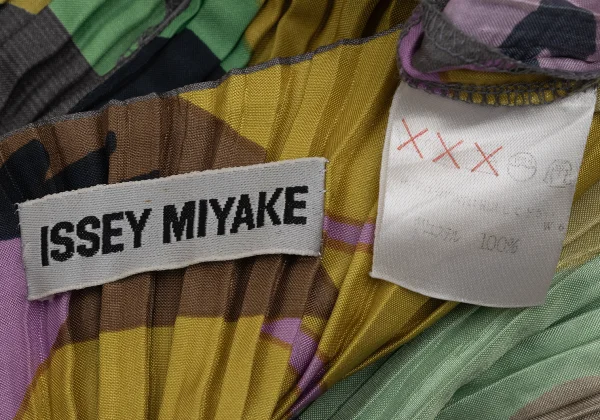 イッセイミヤケISSEY MIYAKE グラフィックプリントプリーツタンク