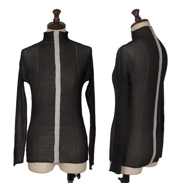 me ISSEY MIYAKE ストレッチプリーツ カットソー 黒 美品 イッセイミヤケISSEY MIYAKE センターラインストレッチプリーツ