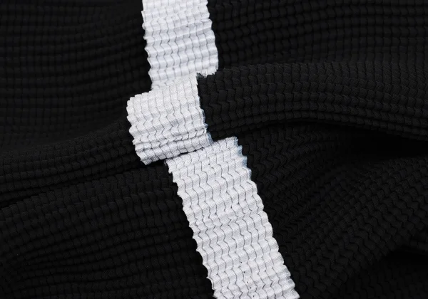 イッセイミヤケISSEY MIYAKE センターラインストレッチプリーツ
