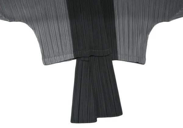 PLEATS PLEASE Bicolor Switching Buttonless Dolman Cardigan K-171914_007