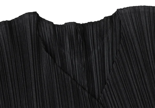 PLEATS PLEASE Mesh Switching Cardigan K-172111_004