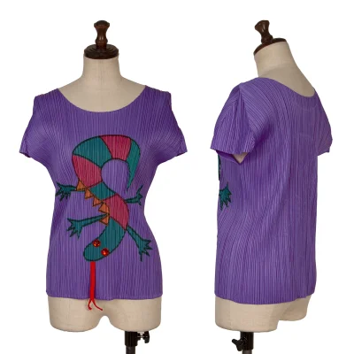 PLEATS PLEASE Pleated Lizard Patch Short-sleeved Top