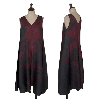 PLEATS PLEASE Graphic Print V Neck Flare Dress