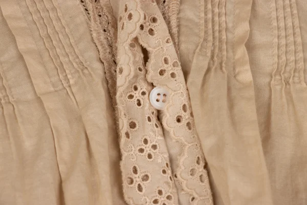 tricot COMME des GARCONS Dyed Lace Embroidery Pintuck Blouse K-172560_006