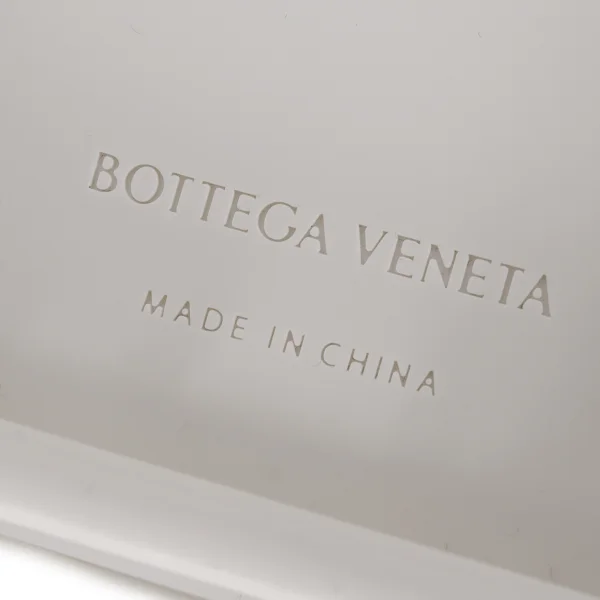 BOTTEGA VENETA iPhone 15PRO Strap Synthetic Rubber Case K-172881_008