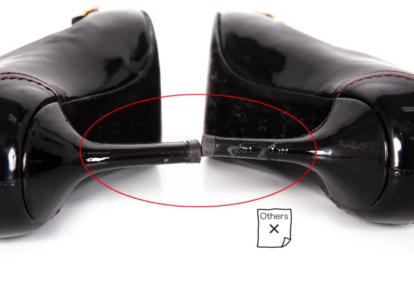Louis Vuitton Metal Logo Design Heel Pumps K-172883_011