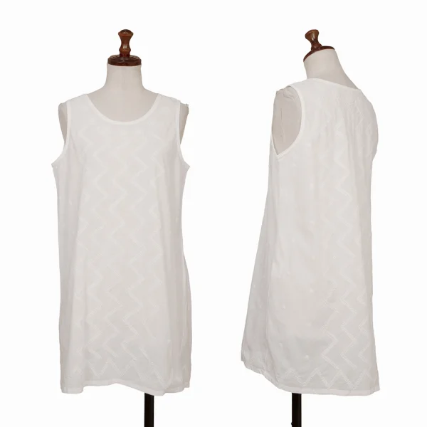 ISSEY MIYAKE HaaT Embroidered Cotton Sleeveless Top White 2 K-172897_001