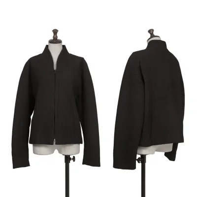 ISSEY MIYAKE PERMANENTE Cotton Ribbed-Design Padded Collarless Jacket