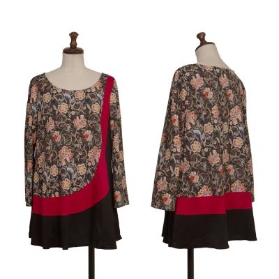 VIVIENNETAM Floral Printed Curve Switching Top