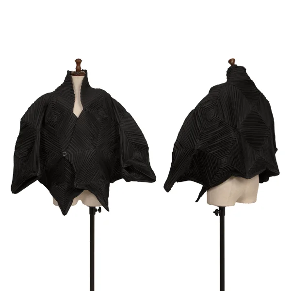 ISSEY MIYAKE 3D Steam Stretch Pleats Panel Switching Dolman Short Jacket Black S-M K-173036_001