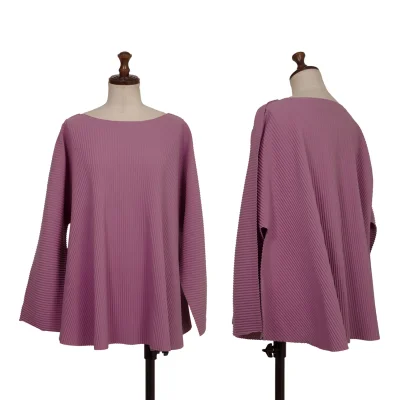 ISSEY MIYAKE me Fine-Knit Pleated Round-Hem Flare Top