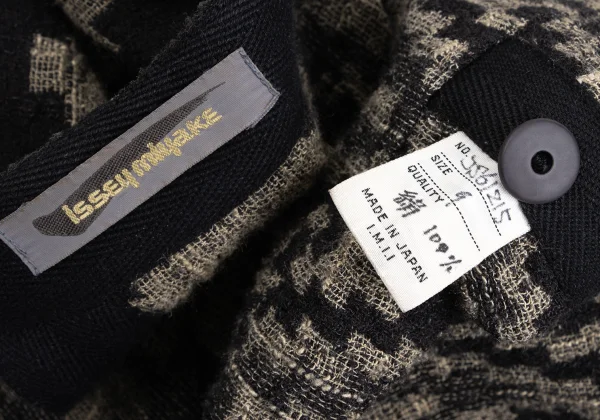 ISSEY MIYAKE Silk Jacquard Collarless Coat K-173075_018