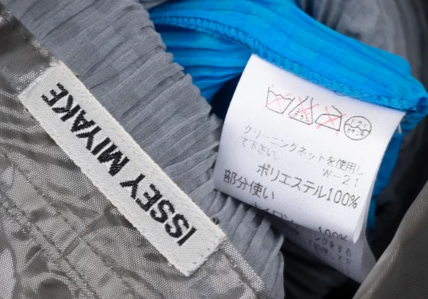 ISSEY MIYAKE Shiny Switching Plaid Pleated Blouse K-173271_016