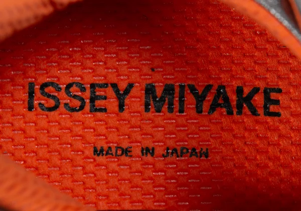 ISSEY MIYAKE Dot Punching Layered Metallic Leather Sneakers K-173282_014