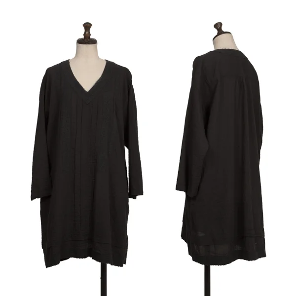 ISSEY MIYAKE HaaT Cotton Rayon Taping V Neck Top Black 3 K-173811_001