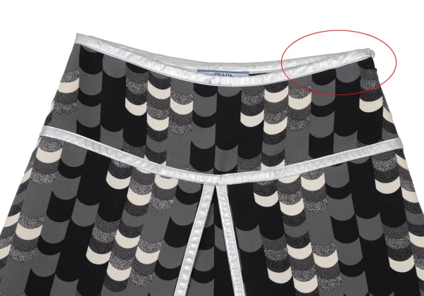 PRADA Scallop Patterned Silver Piping Skirt K-173837_003