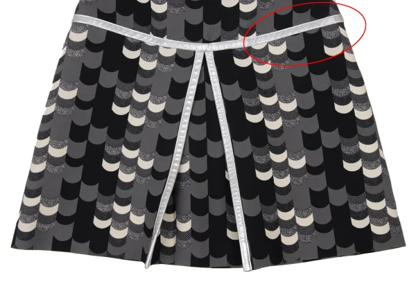PRADA Scallop Patterned Silver Piping Skirt K-173837_007
