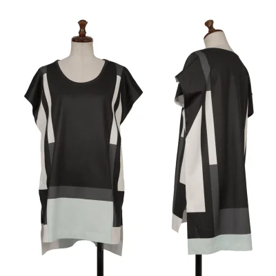 ISSEY MIYAKE Panel Printed Square Top