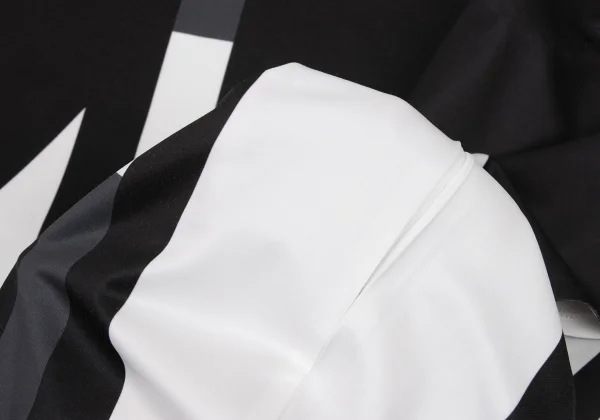 ISSEY MIYAKE Panel Printed Square Top K-174026_010