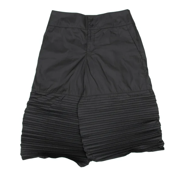 ISSEY MIYAKE Hem Pleats Switching Half Pants Charcoal 3 K-174039_001