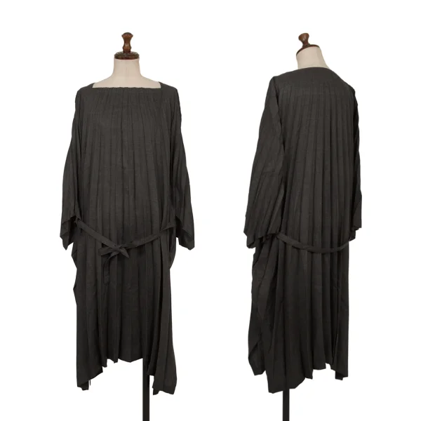 ISSEY MIYAKE me Poly Wool Square Neck Pleated Dress Grey Free K-174440_001