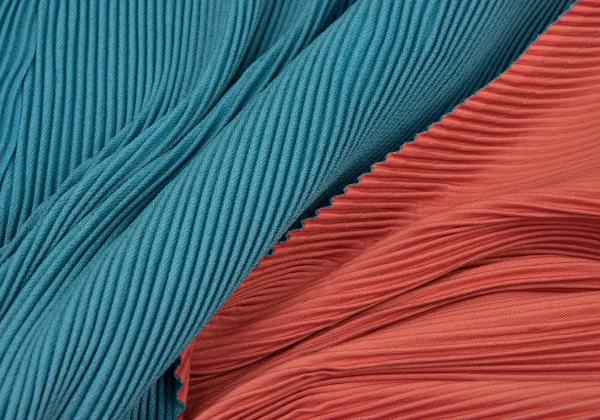 ISSEY MIYAKE Bicolor Switching Pleats Skirt K-174762_009
