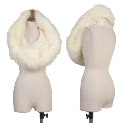 ISSEY MIYAKE Pleats Switching Faux Fur Snood