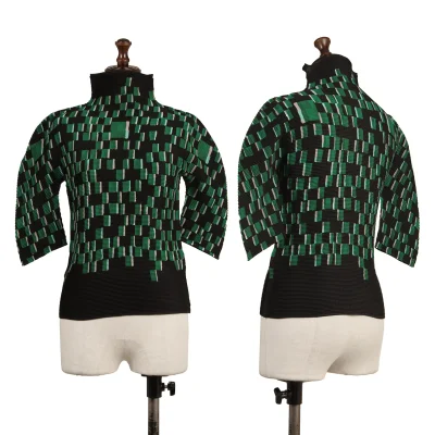ISSEY MIYAKE me Square Print High-neck Half-sleeve Stretch Pleated Top
