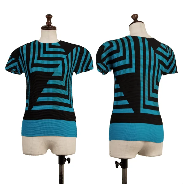 ISSEY MIYAKE me Graphic Print Stretch Pleated T-shirt Blue,Black F K-175069_001