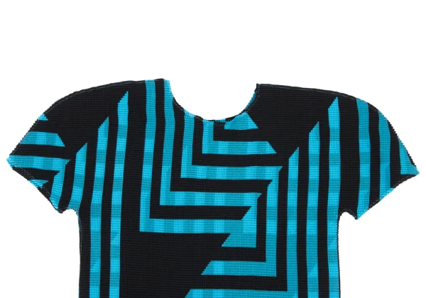 ISSEY MIYAKE me Graphic Print Stretch Pleated T-shirt K-175069_003