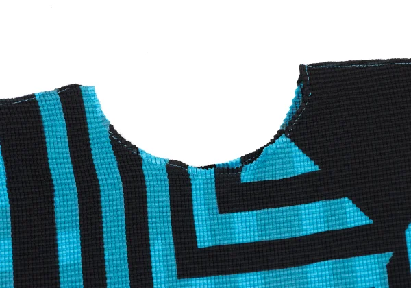 ISSEY MIYAKE me Graphic Print Stretch Pleated T-shirt K-175069_004