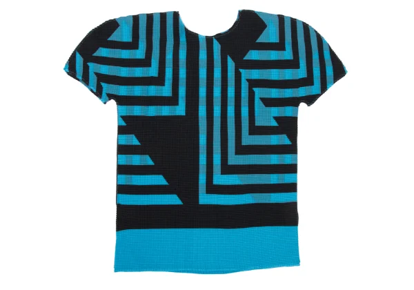 ISSEY MIYAKE me Graphic Print Stretch Pleated T-shirt K-175069_008
