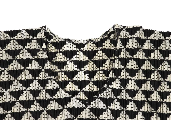 PLEATS PLEASE Geometric Print T-shirt K-175544_004