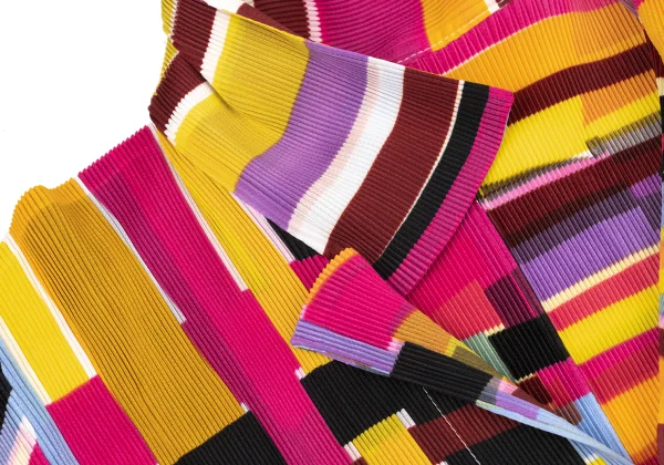 PLEATS PLEASE Colorful Panel Print Mist-Pleat Skipper Polo Shirt K-175547_004