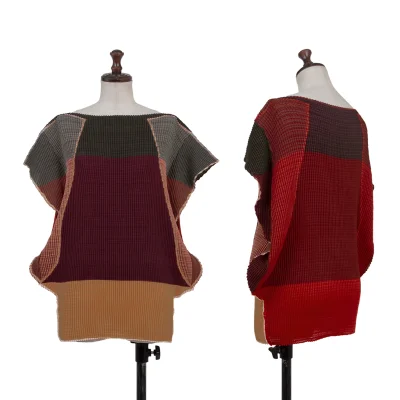 ISSEY MIYAKE Panel Print Woolly Pleated Sleeveless Top