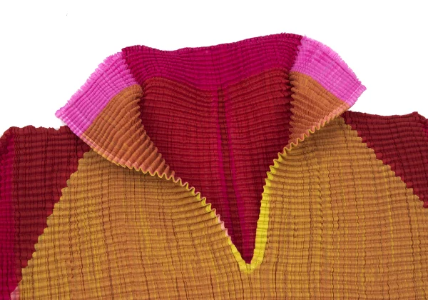 ISSEY MIYAKE Printed Wooly Pleats Skipper Top K-175677_005