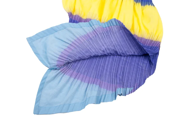 ISSEY MIYAKE FETE A-POC INSIDE Deformation  Pleated Sleeveless Top K-175681_008