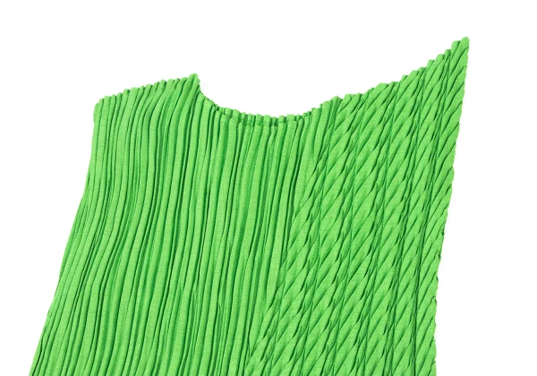 ISSEY MIYAKE UNFURLING PLEATS Bias Switching Sleeveless Pleated Top K-176081_003