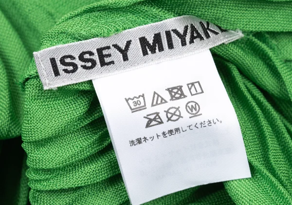 ISSEY MIYAKE UNFURLING PLEATS Bias Switching Sleeveless Pleated Top K-176081_013