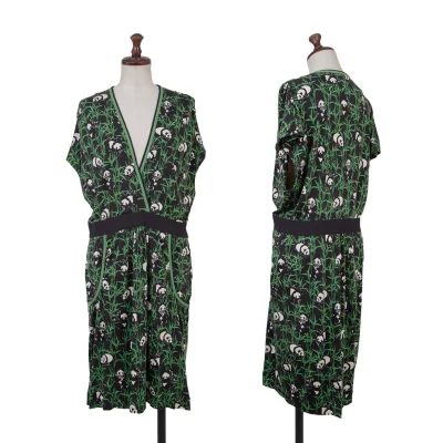 VIVIENNETAM Silk Animal Print V-neck Sleeveless Dress