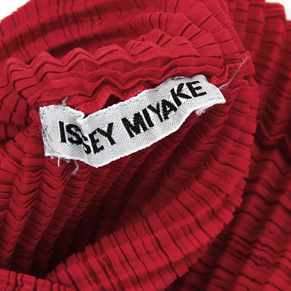 ミーイッセイミヤケ me ISSEY MIYAKE トップス